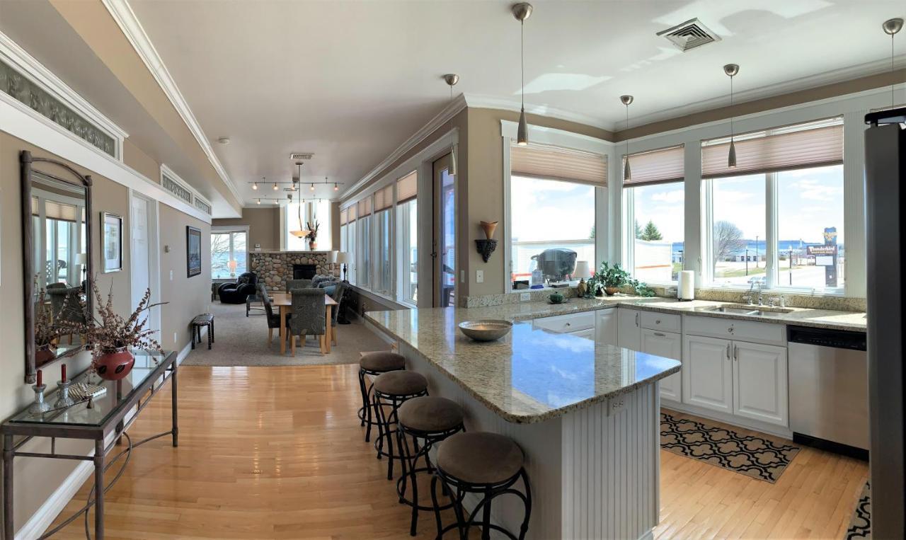 Appartamento Pier Harbor #2 Saint Ignace Esterno foto
