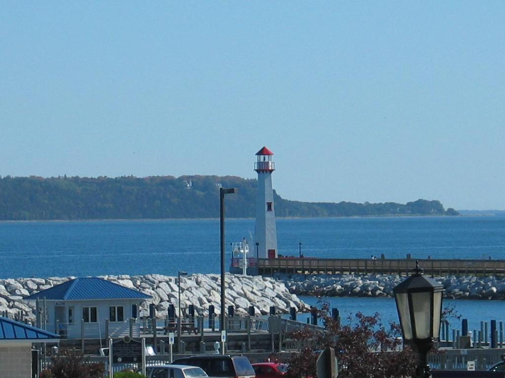 Appartamento Pier Harbor #2 Saint Ignace Esterno foto